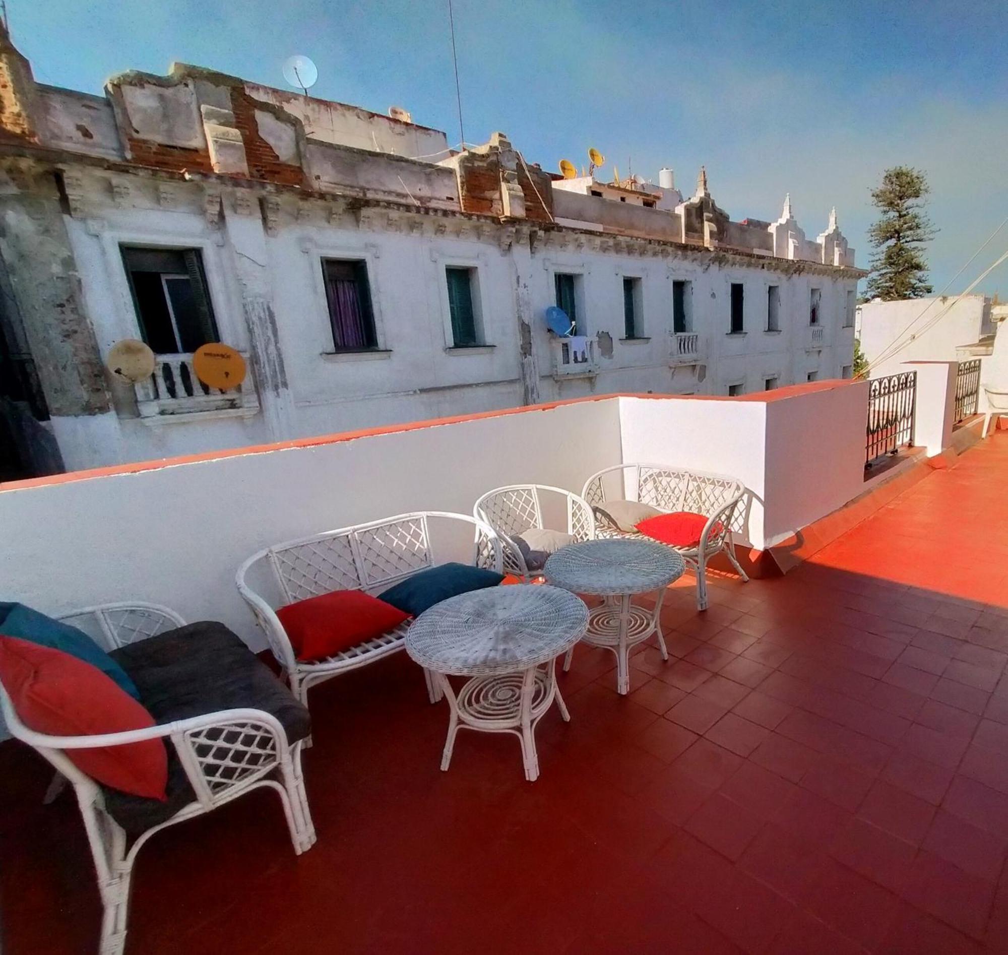 Joli Appart Avec Terrasse Au Centre Ville Tetouan Exterior photo
