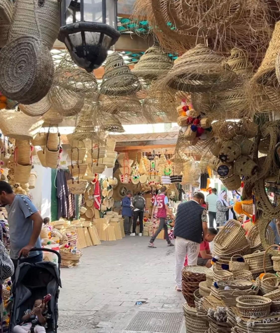Joli Appart Avec Terrasse Au Centre Ville Tetouan Exterior photo